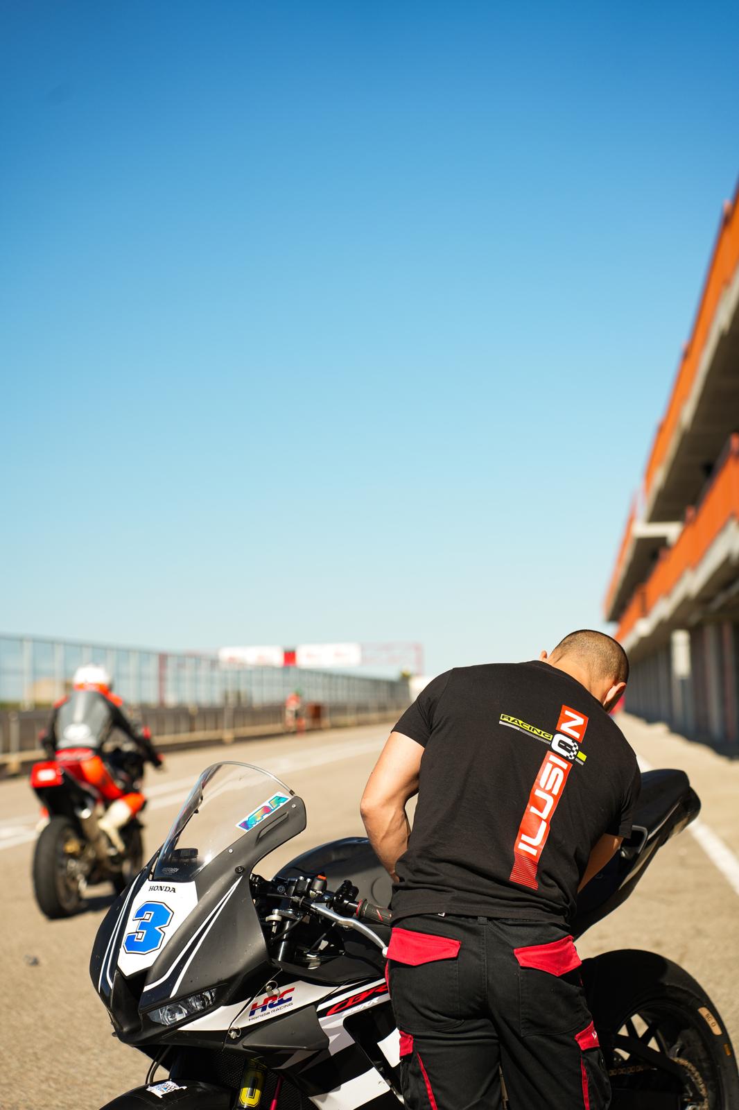 Ilusion Racing — Box